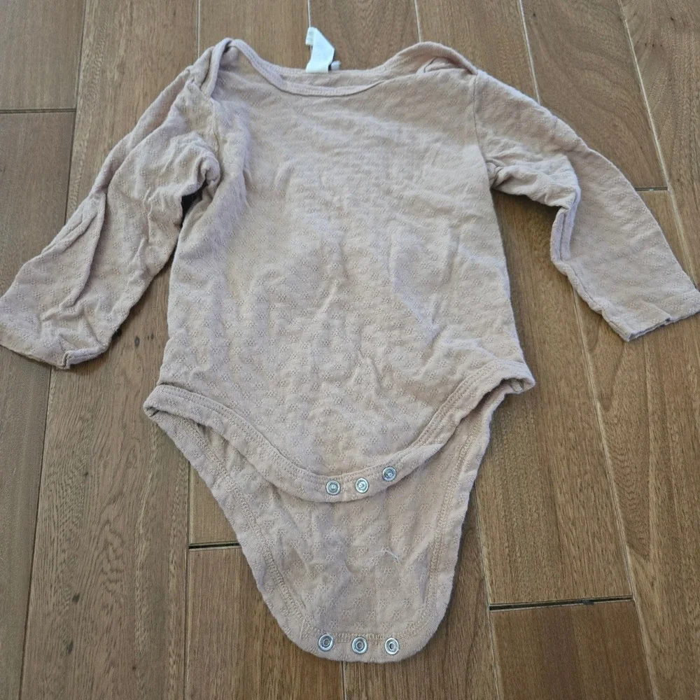Snug baby clothing